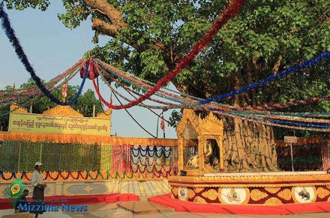 ミャンマーの仏陀沐浴祭り